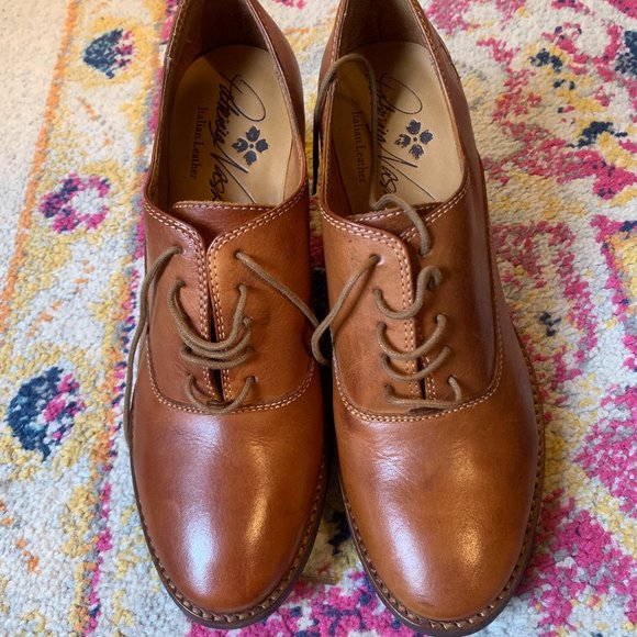 Patricia Nash Block Heals Oxford Lace up Leather Shoes - Picture 3 of 11